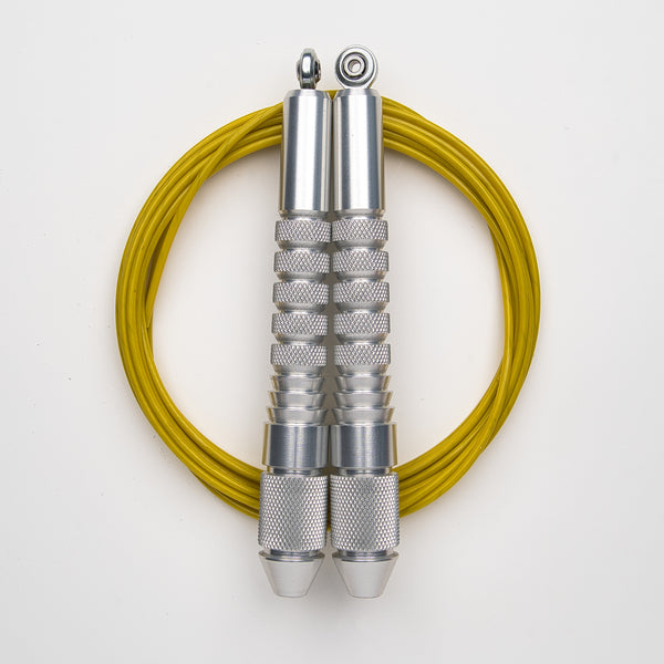 Corde à sauter argent avec câble enrobé jaune