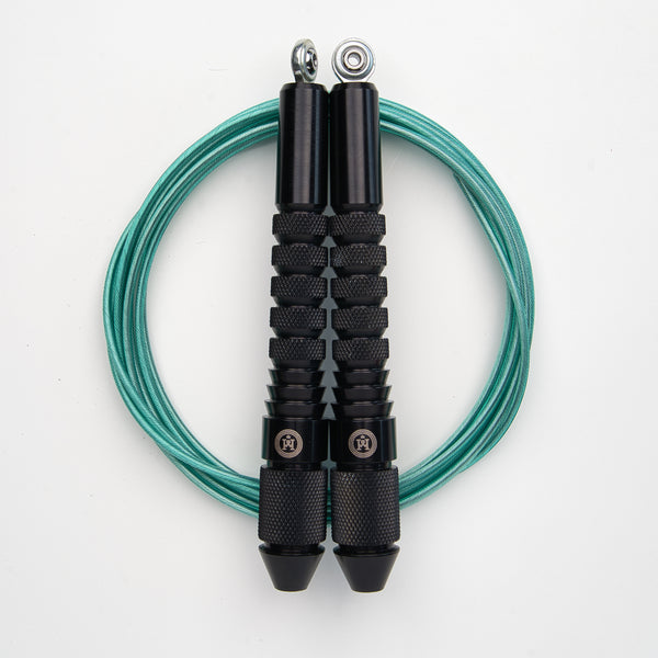 Corde à sauter noire avec câble enrobé vert